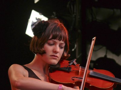 Kristin Weber fiddles