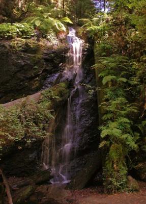 g4/89/612589/3/52261664.waterfall.jpg