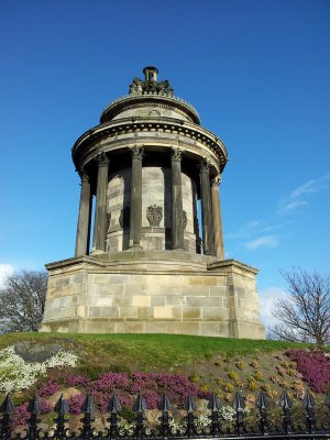 Burns Monument