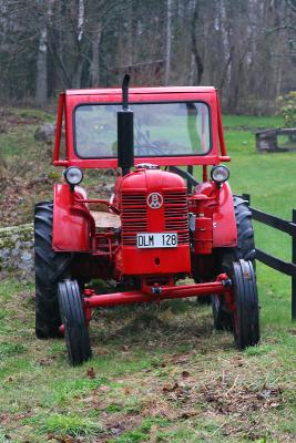 The red tractor