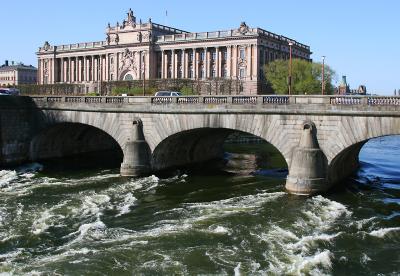 A lot of water under the bridge by the parlament house