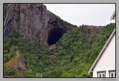 Tonnes cave