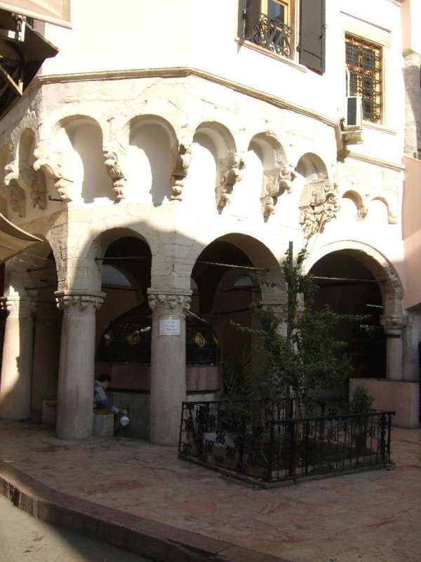 Architecture in the bazaar