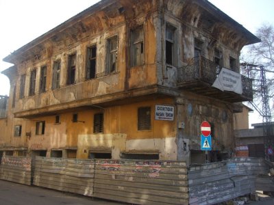 Unrestored building near the Roman Bridge in old Adana