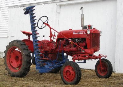 1952 Farmall Cub.jpg