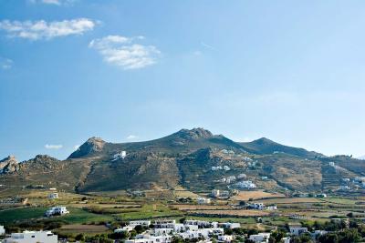 Naxos Overview_1614.jpg