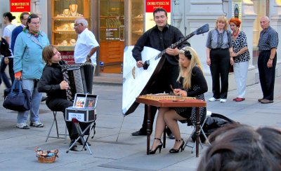 Krntnerstrae Evening Entertainment