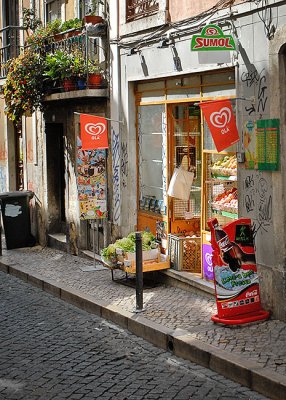 Grocery in typical quarter of Bairro Alto