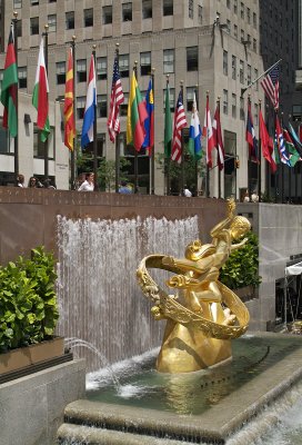 Rockefeller Center Prometheus fountain 01