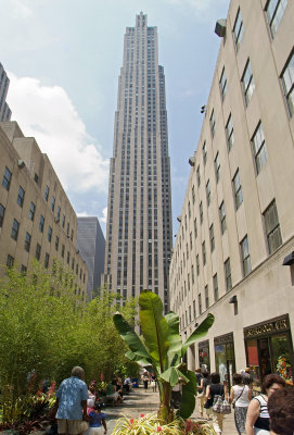 Rockefeller Center majestic 01
