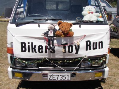 101204 Ulysses Toy Run 57.jpg