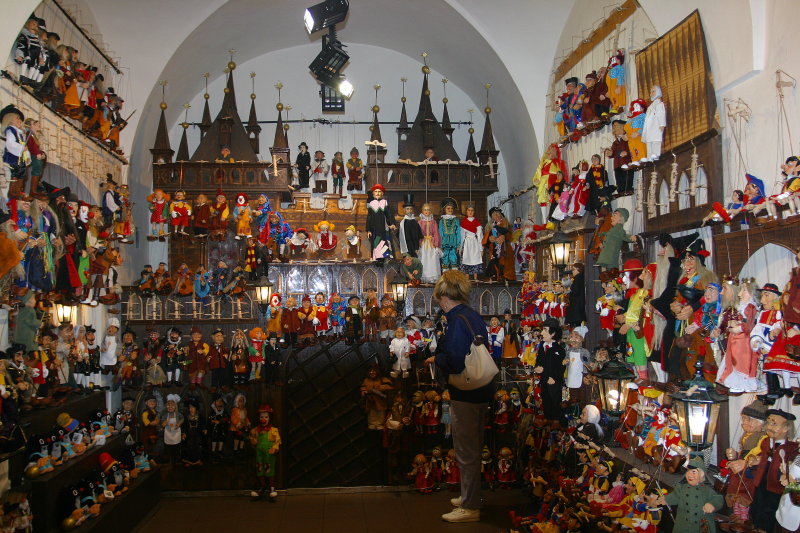 A Puppet Store