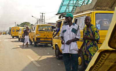 20100302-Yellow buses201.jpg