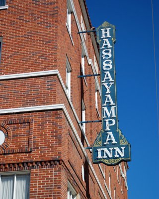 Hassayampa Inn