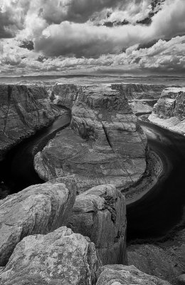 Horseshoe_Bend_BW.jpg