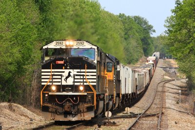 NS 2592 124 Oakland City IN 30 Apr 2011