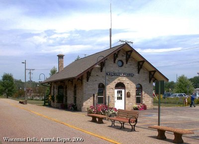 Amtrak Depot, Wisconsin Dells.jpg