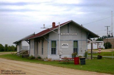 Milwaukee Road Depot Darlington Wisconsin.jpg