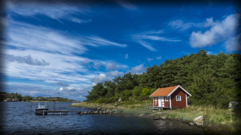 Red shelter at the sea-shore