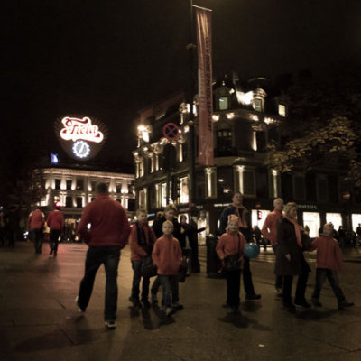 Egertorget - Freia-uret. One Hour ahead. Junior Brann supporters.