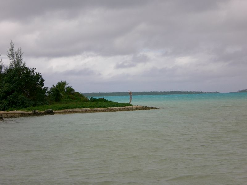 Exploring the motu-ette off Tautu wharf