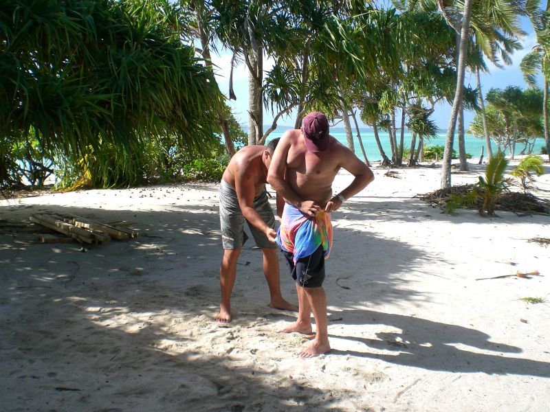 Dan and the prince demonstrate proper pareu technique