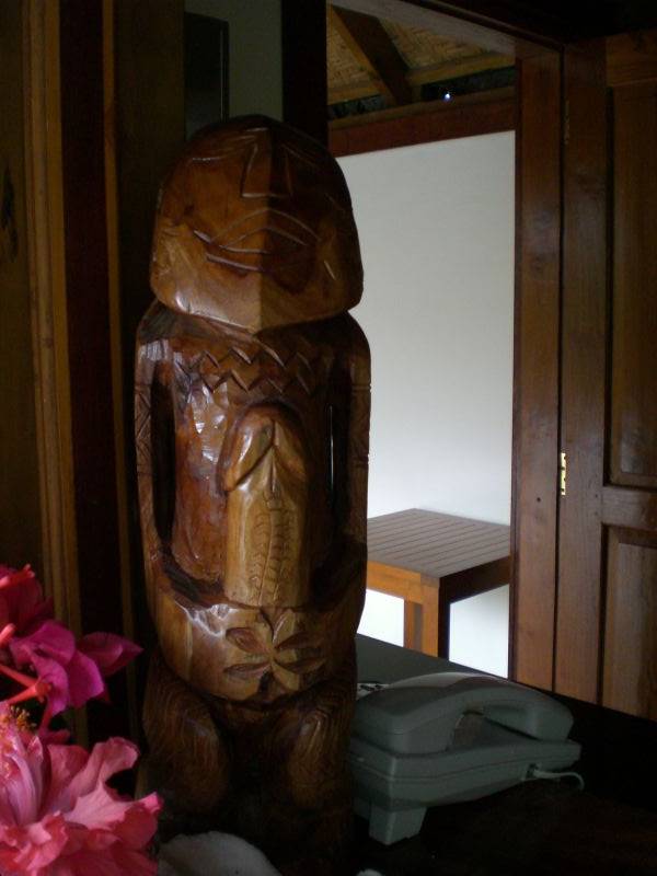 *Happy* Tangaroa guarding the poolside honesty bar