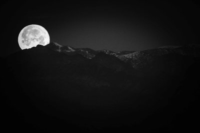 IMG_0303-1.jpg - Moonset over Mount Charleston