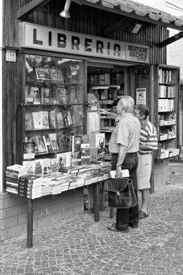 Searching for a good book - Ischia