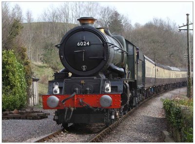 King Edward 1 arrives Stogumber.