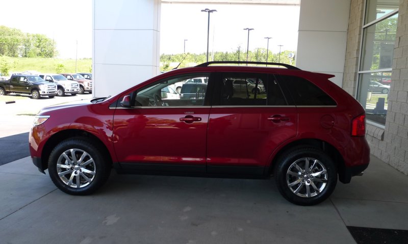 P1090942 Ford Edge