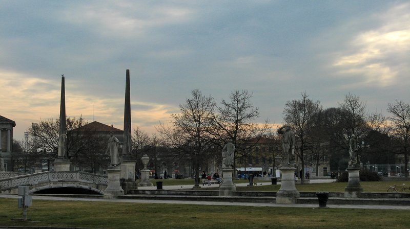 Evening Skies at the Prato della Valle3227.jpg