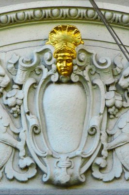 Gilded Head on Hyde Street2569.jpg