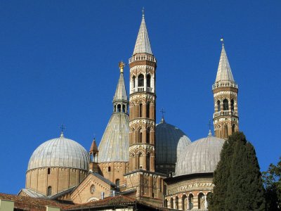 The domes and spires of Il Santo<br />3033.jpg