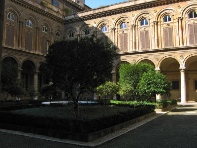 Courtyard of  Palazzo Doria Pamphili<br />4065