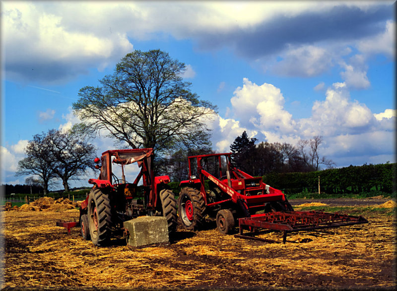 Tractors at Oxton.