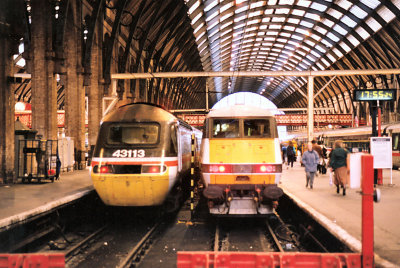 43113 CITY OF NEWCASTLE  UPON TYNE and Class 91 at Kings Cross 20 Oct 1991.