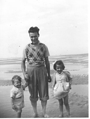 003. Stanley, Margaret and Frank - 1954.tif