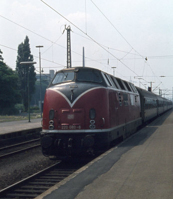 Herford - Class 220 arrives..