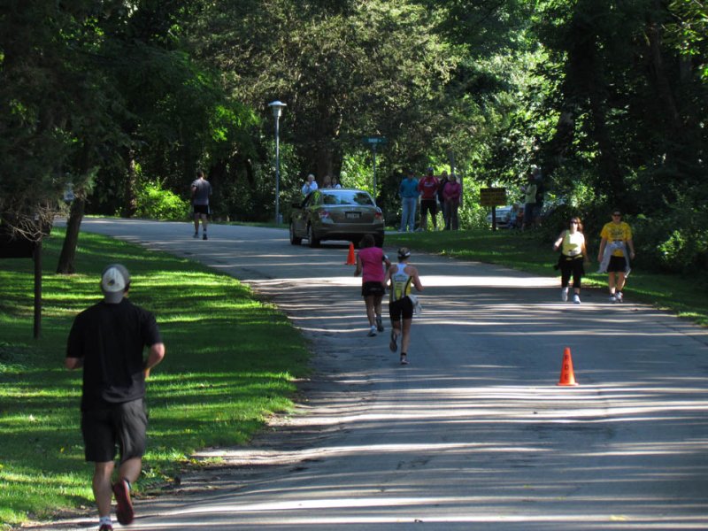 GL 13dot1 race35 9-4-11 runners at GLCC.jpg