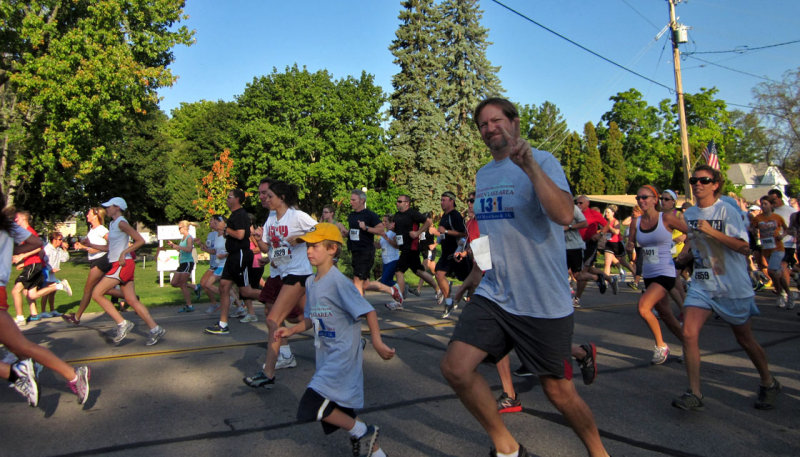 5K Race 9-2-12 runners at start3.jpg