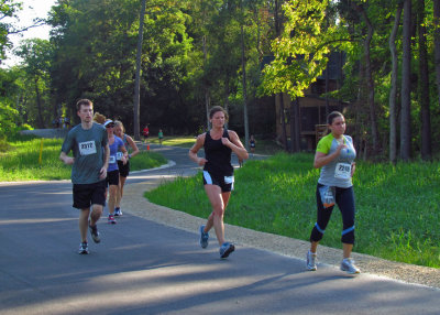 Half Marathon 9-2-12 runners on new Shore Dr 9.jpg