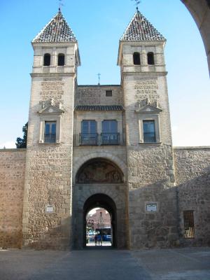 Outside of the Bisagra Gate 1