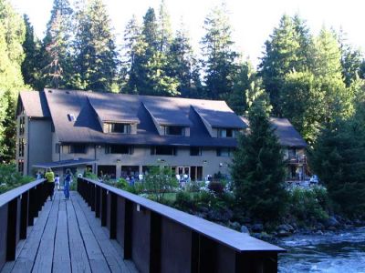 hot-springs-lodge.jpg