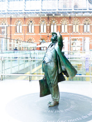 London, Bronze Commuter in St. Pancras