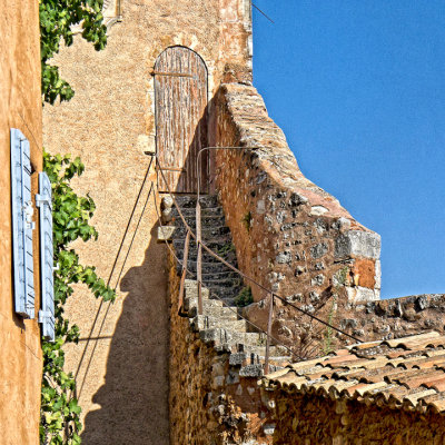 Luberon: Roussillon, Watch that First Step