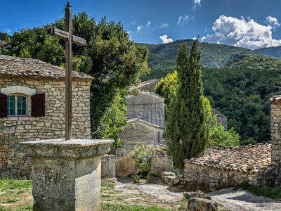 A Tour around the Luberon: Sivergues