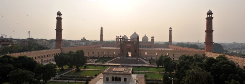 Panoramic view from the Alamgiri Gate of Hazuri Bagh and the Badshahi Mosque