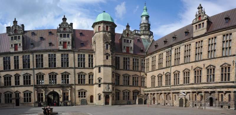 Panorama of the Kronborg courtyard - north and east wings