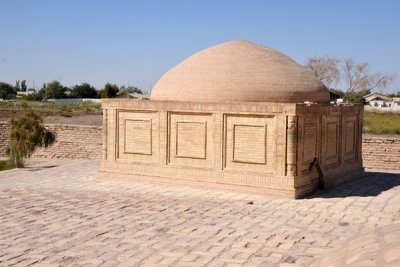 Minor tomb, northern architectural zone, Konye-Urgench